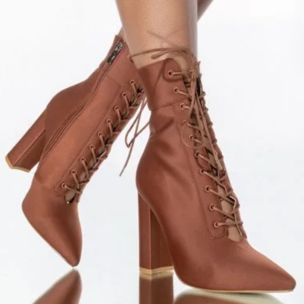 AZALEA WANG “ALL FOR YOU” REVOLVER RUST CHUNKY BOOTIE - NWT - SIZE 8